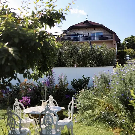 Annabella Apartmanhaz Balatongyorok