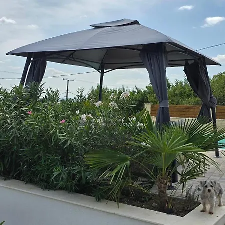 Annabella Apartmanhaz דירה *