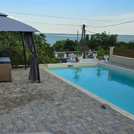 Annabella Apartmanhaz *